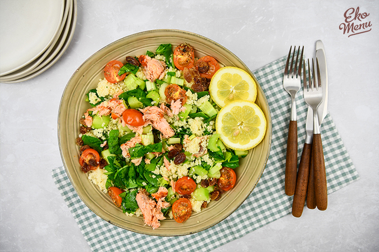 Gezonde zomerse salade met couscous